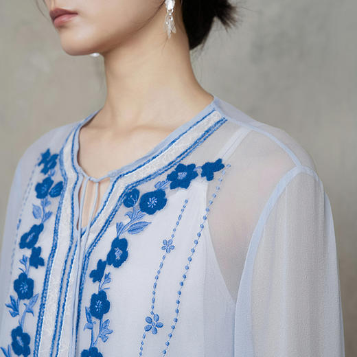 【林栖设计小店】【现货】天丝绒绣真丝衫复古优雅新中式2025秋季新款桑蚕丝上衣女1953027 商品图3