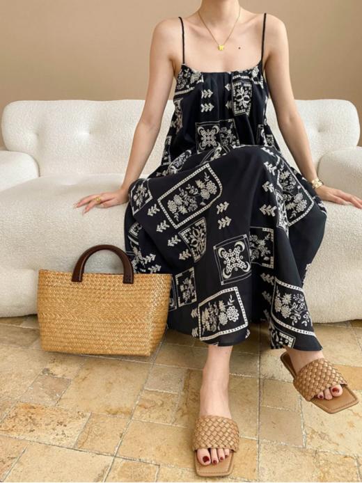 👏懒惰松弛感拉满❗❗【松弛懒惰百搭编织一字夏日拖】🆕配上美甲美晕啦~ 💥夏日天气炎热随意搭配个懒人😍阔腿裤踩上它就能出门 日常又时髦✨ 商品图4