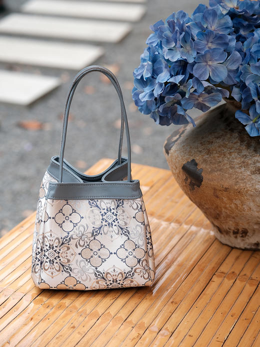 盛唐婧| 如意四方包-蓝灰[特价品] 商品图1