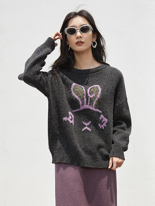 童趣风深灰色彩点针织毛衣 圆领宽松落肩 粉色兔子提花减龄显瘦秋冬上衣 商品图0