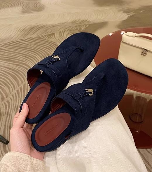 LP同款牛皮版法式气质人字夹拖流苏低跟凉拖鞋 商品图8