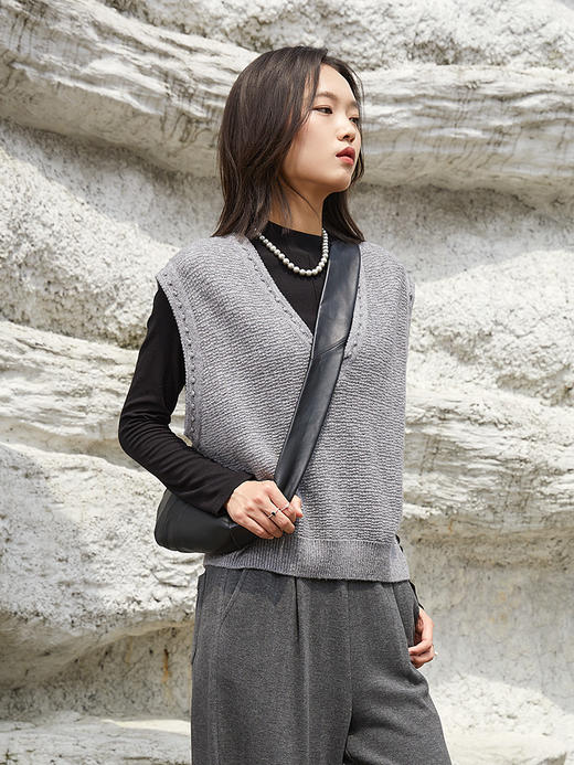 气质灰色无袖针织背心 秋冬叠穿神器时尚感拉满 商品图1