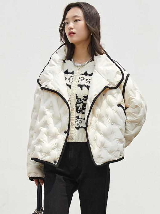 秋冬叠穿氛围感 黑白撞色字母卡通提花圆领开衫 水钻纽扣短款毛绒肌理针织外套 商品图1