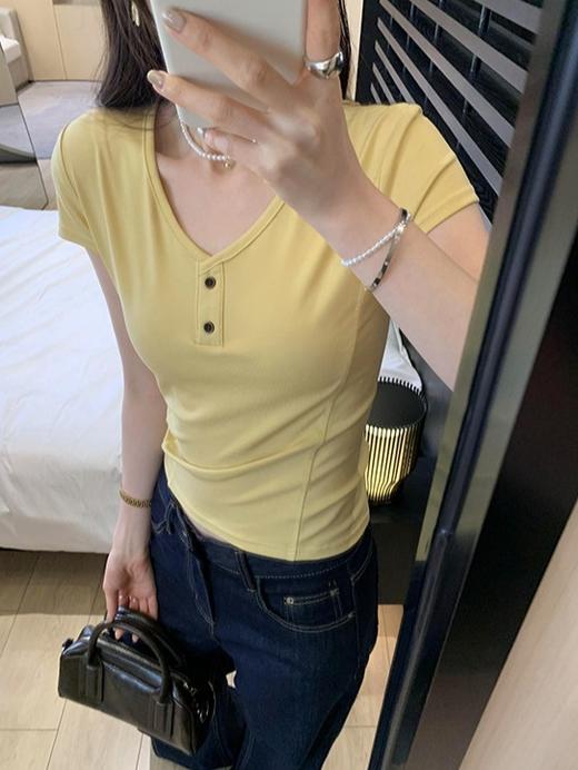 <曾小咸推荐> V领修身短袖T 日常129/件 活动价69.99/件！！ 商品图1