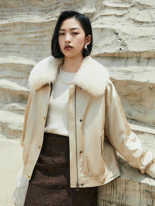 米色圆领针织衫女 袖口精致小设计 秋冬修身内搭长袖打底衫上衣 商品图1