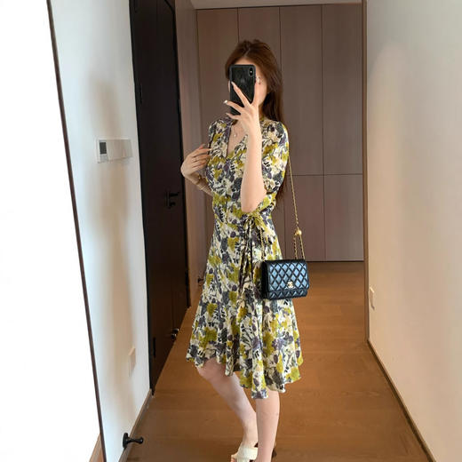 用量两米！2025法式斜襟领交叉缠绕式绑带泡泡袖鱼尾裙摆连衣裙！ 商品图3