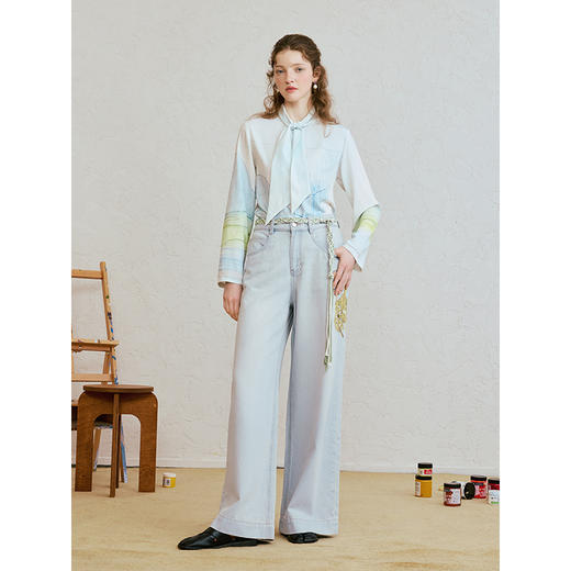 两三事 复兴引力 2025夏季新款休闲编织腰绳装饰印花直筒牛仔裤女 商品图3