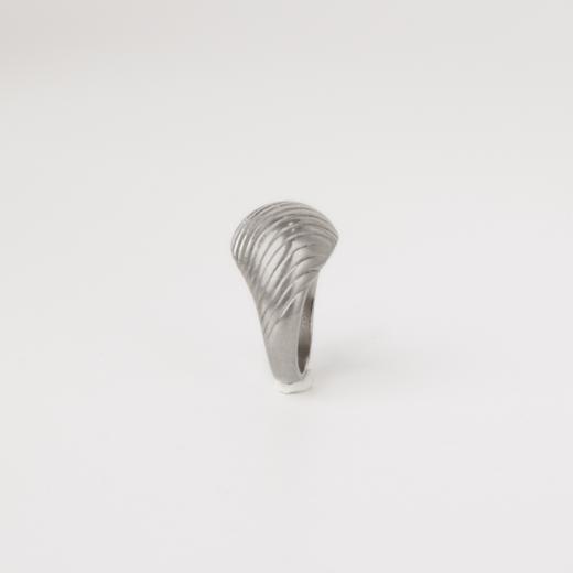 ROMI STUDIO 铜合金戒指 复古设计感银色螺纹戒指 RWCRP33642 商品图4