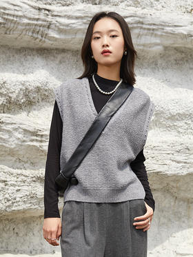 气质灰色无袖针织背心 秋冬叠穿神器时尚感拉满