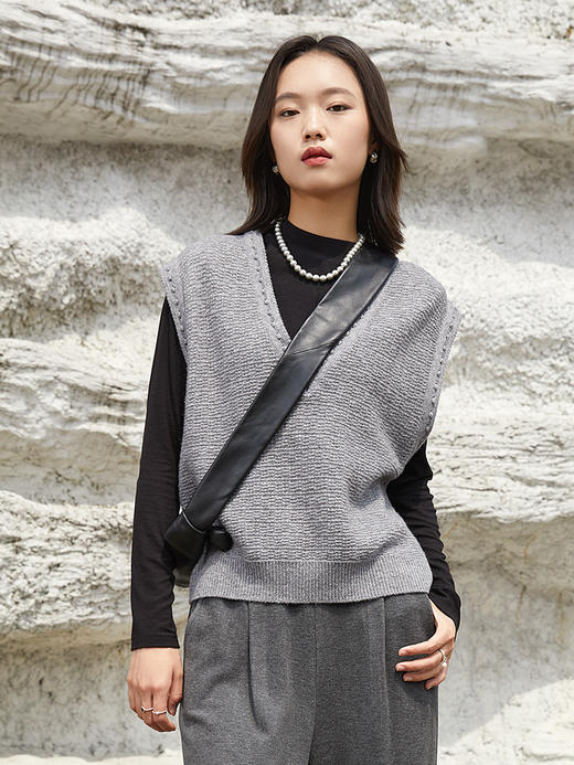 气质灰色无袖针织背心 秋冬叠穿神器时尚感拉满 商品图0