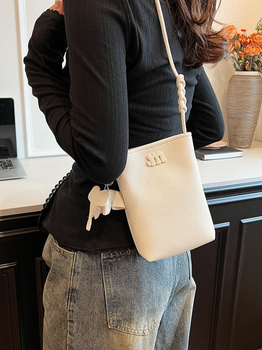 【YW】无忧购纯色百搭pu纹理单肩包简约小众女包时尚高级感手机包 836087（截单后3-5天发货） 商品图2