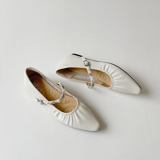 预售7天|Safiya/索菲娅2025法式气质尖头褶皱时尚内增高真皮平底单鞋SFD3111419 商品图3