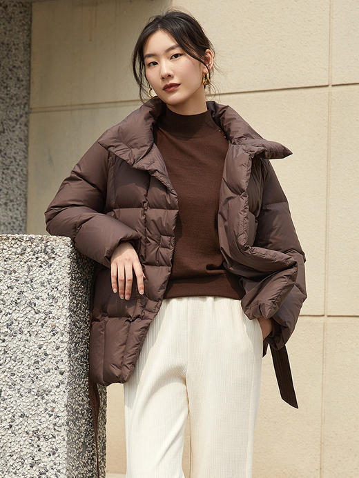 米白色半高领铆钉装饰针织衫 复古风灯笼袖宽松毛衣 春秋季小众设计感显瘦女式上衣 商品图0