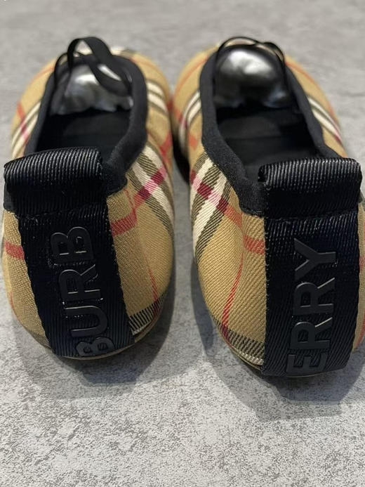 Burberry博柏利  女士休闲单鞋   自己备注号码 商品图3