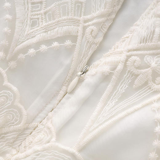 「高货wl」全新升级【铂金会员395/天猫529/差价134】(99402)洛诗琳时髦小香风蕾丝短袖上衣法式轻熟刺绣两件套女 商品图3