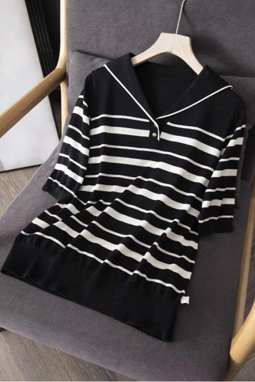 ❤️【佐姿莎莱赛尔海军领撞色条纹针织小衫-J1204】💥柜上新款 2200+软币 💜超级显档次和气质的一款海军领领针织， ✅ 整身富有变化感的黑白条纹打花组织肌理，经典却具有穿搭层次感 商品图4