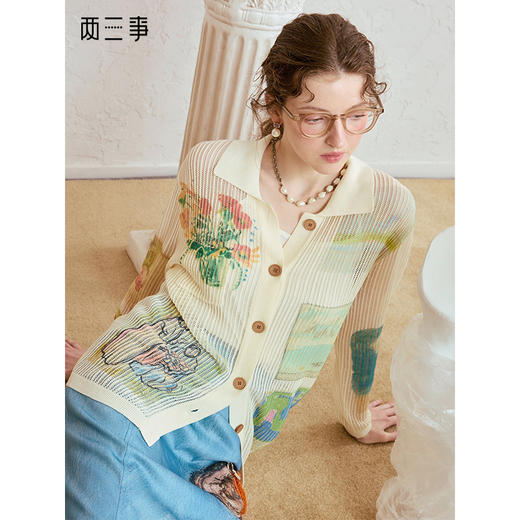 两三事 即兴想象 2025夏季新款复古印花镂空针织开衫女宽松 商品图0