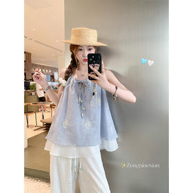 <曾小咸推荐>夏季蓝色竖条拼接蕾丝吊带背心