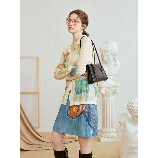 两三事 即兴想象 2025夏季新款复古印花镂空针织开衫女宽松 商品图2