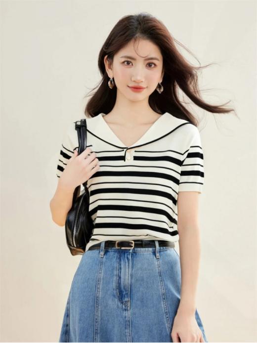 ❤️【佐姿莎莱赛尔海军领撞色条纹针织小衫-J1204】💥柜上新款 2200+软币 💜超级显档次和气质的一款海军领领针织， ✅ 整身富有变化感的黑白条纹打花组织肌理，经典却具有穿搭层次感 商品图2