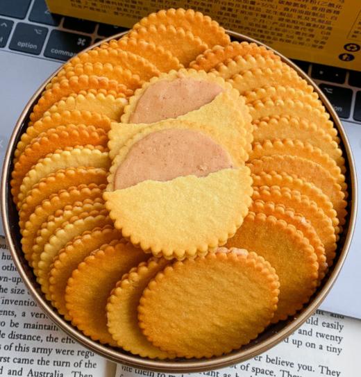 【多妈团购巨好吃的花生酱夹心饼干限量抢100包到手仅需38.8元】（一口下去满满的酥脆，夹着花生酱的香味~简直绝了）1.5mm薄的薯香小饼，甜中带咸，空气感薄脆 -牛油果 商品图7