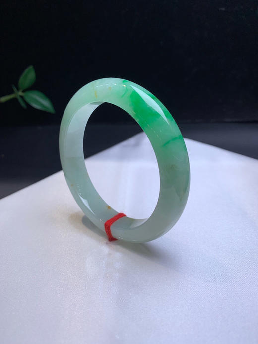 620254，55.5黄加绿手镯，一截阳绿色，一截带清新黄翡 干净有特色 商品图1