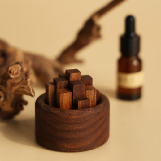 三浦植造小柴堆香薰 | 以油养木,以木锁香滴一次持香半个月🪵小柴堆谐音小财堆，寓意招财纳福🪵芳香治愈心灵，超有格调的装饰品 商品图3