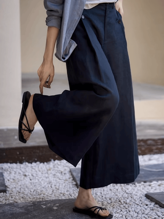 人间缪斯白月光❗【刺绣上衣/亚麻裙裤】法国新中式呼吸感小衫搭配宽松气质裙裤，一眼万年！品牌直发！✅细腻肌理感，简约耐看 ✅裙裤天然亚麻面料，自然舒适 ✅衬衫万针重工水溶刺绣工艺，贴身不扎肉