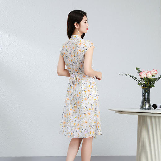 「高货kbnq」全新升级【铂金会员514/天猫699/差价185】(41142)洛诗琳法式真丝印花连衣裙2025夏季V领收腰系带连衣裙 商品图3