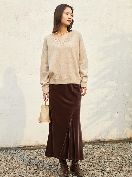 软糯浅卡其 V 领毛衣 宽松落肩长袖休闲针织衫 秋冬慵懒风内搭上衣 商品图1