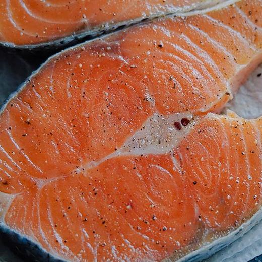 冷链直发【纯净海域 新鲜嫩滑 无腥味】智利进口原切中段三文鱼排 1kg/袋（4-6片） 商品图3