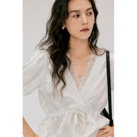 HeyDress醋酸缎面白衬衫女法式复古蕾丝V领宫廷设计感泡泡袖上衣