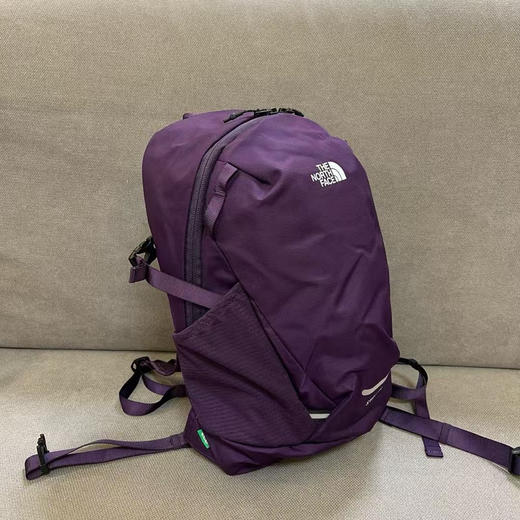 原单出口韩国订单 TheNorthFace北面12L户外旅行双肩包，上身轻盈，颜值拉满，值得种草

尺寸：38.5/24/13

5色现货发

原价89000韩元 商品图6