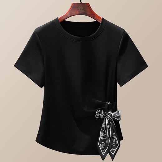 「自」全新升级【铂金会员109/天猫139/差价30】(11824)洛诗琳法式气质丝巾绑带t恤2025夏季不规则正肩修身显瘦上衣 商品图1