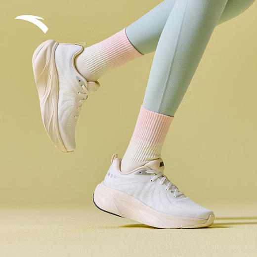 【线上专享价】安踏叶子丨跑步鞋女子缓震回弹运动鞋厚底增高轻便跳绳鞋女122535515 商品图0