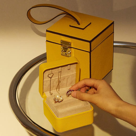【多样屋专柜】多样屋魔丽方携带首饰盒百宝盒 珠宝收纳盒手提生日礼盒柠檬黄手提包  商品图2