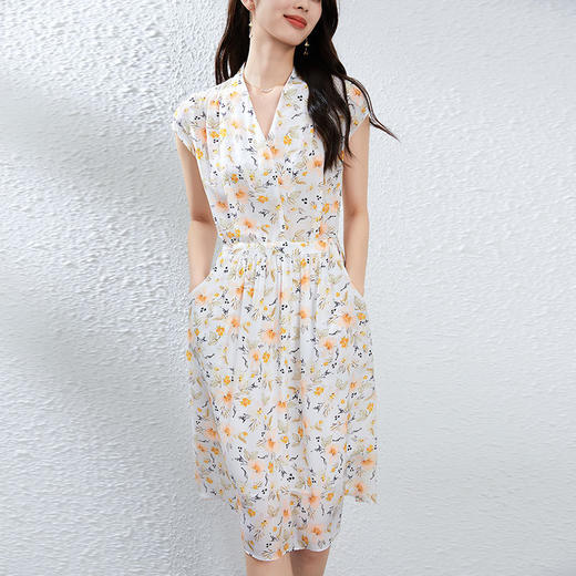「高货kbnq」全新升级【铂金会员514/天猫699/差价185】(41142)洛诗琳法式真丝印花连衣裙2025夏季V领收腰系带连衣裙 商品图2