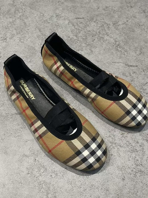 Burberry博柏利  女士休闲单鞋   自己备注号码 商品图1