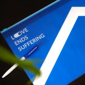 一份心意：“有爱无难”文件袋