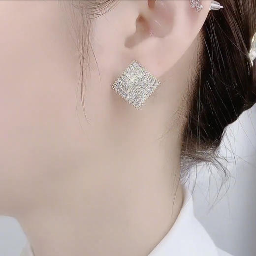雀说微镶满钻超闪菱形耳环新款小众设计感高级感气质925银针耳环AL 商品图3