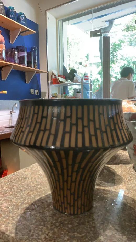 黑棕色格纹花瓶 商品图0