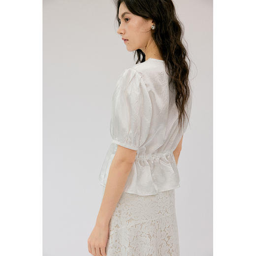 HeyDress醋酸缎面白衬衫女法式复古蕾丝V领宫廷设计感泡泡袖上衣 商品图3