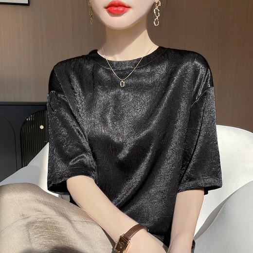 雀说醋酸缎面女装圆领短款时尚T恤薄款打底衫减龄短袖上衣AL2498 商品图3
