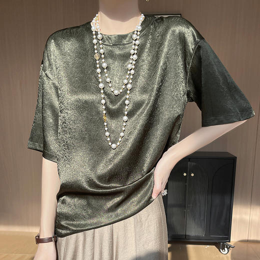雀说醋酸缎面女装圆领短款时尚T恤薄款打底衫减龄短袖上衣AL2498 商品图7