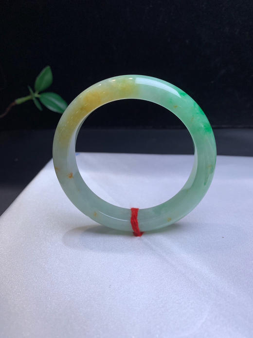 620254，55.5黄加绿手镯，一截阳绿色，一截带清新黄翡 干净有特色 商品图3