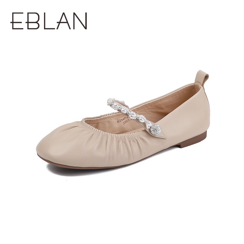 伊伴秋季柔软羊皮鞋面温柔芭蕾舞鞋平跟设计单鞋B25451203