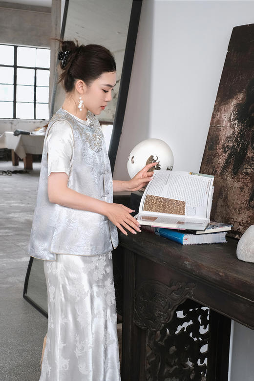 盛唐牡丹盛奢系列| 手工串珠真丝提花马甲 商品图1