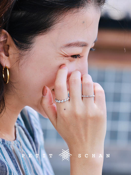 【单笔实付满2580赠，无需加购和拍下】大珠小珠落玉盘 925银圆珠宽版/窄版开口戒指 商品图2