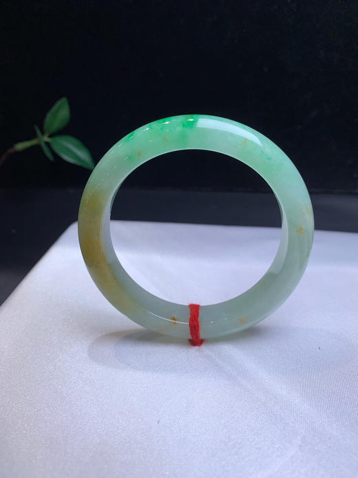 620254，55.5黄加绿手镯，一截阳绿色，一截带清新黄翡 干净有特色 商品图4