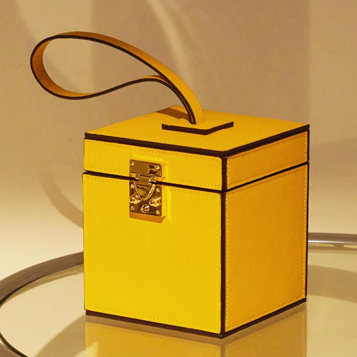 【多样屋专柜】多样屋魔丽方携带首饰盒百宝盒 珠宝收纳盒手提生日礼盒柠檬黄手提包  商品图1